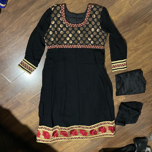 Gorgeous women dress 3 pieces in black size S like new - Picture 1 of 1